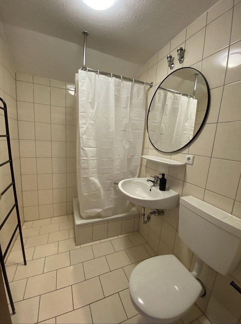 Pronájem bytu 1+1 21 m², Föhrenweg 16, Kaiserslautern, Porýní-Falc Pronájem bytu 1+1 21 m², Föhrenweg 16, Kaiserslautern, Porýní-Falc