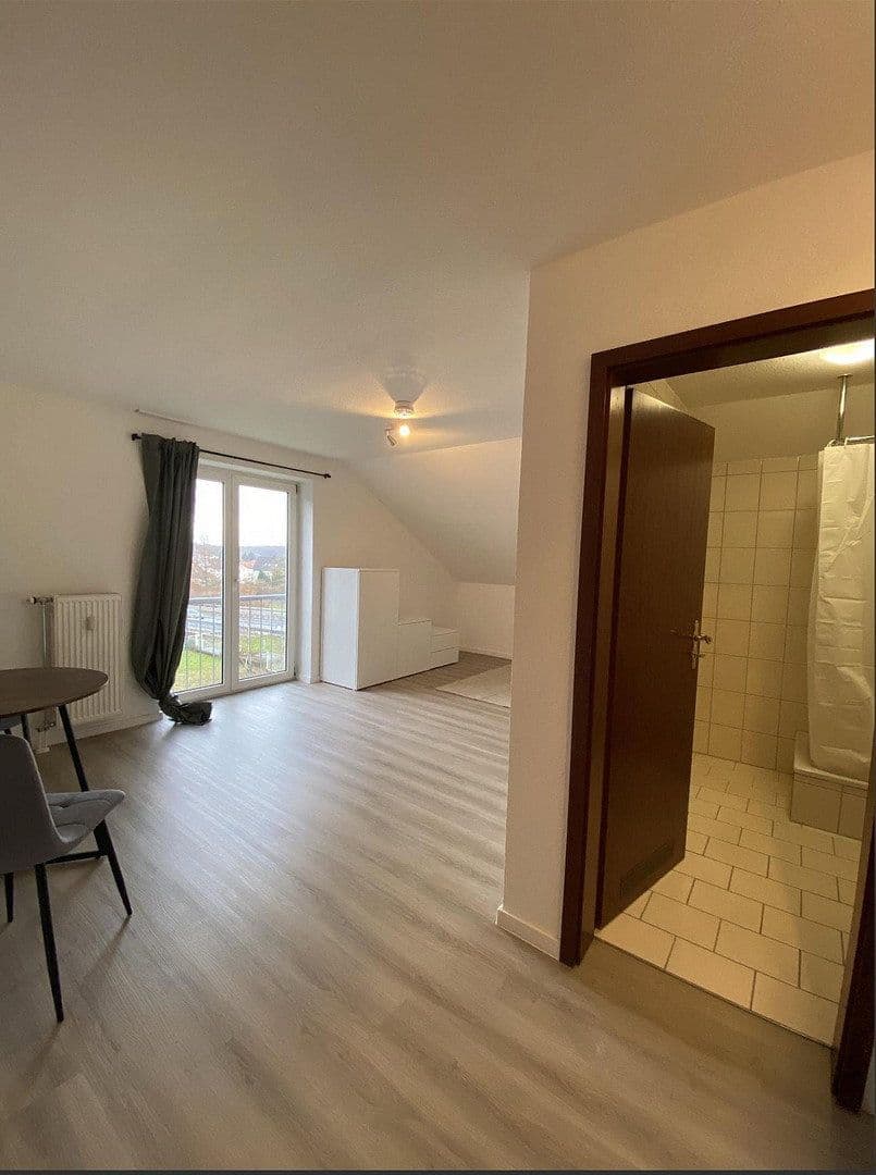 Pronájem bytu 1+1 21 m², Föhrenweg 16, Kaiserslautern, Porýní-Falc Pronájem bytu 1+1 21 m², Föhrenweg 16, Kaiserslautern, Porýní-Falc
