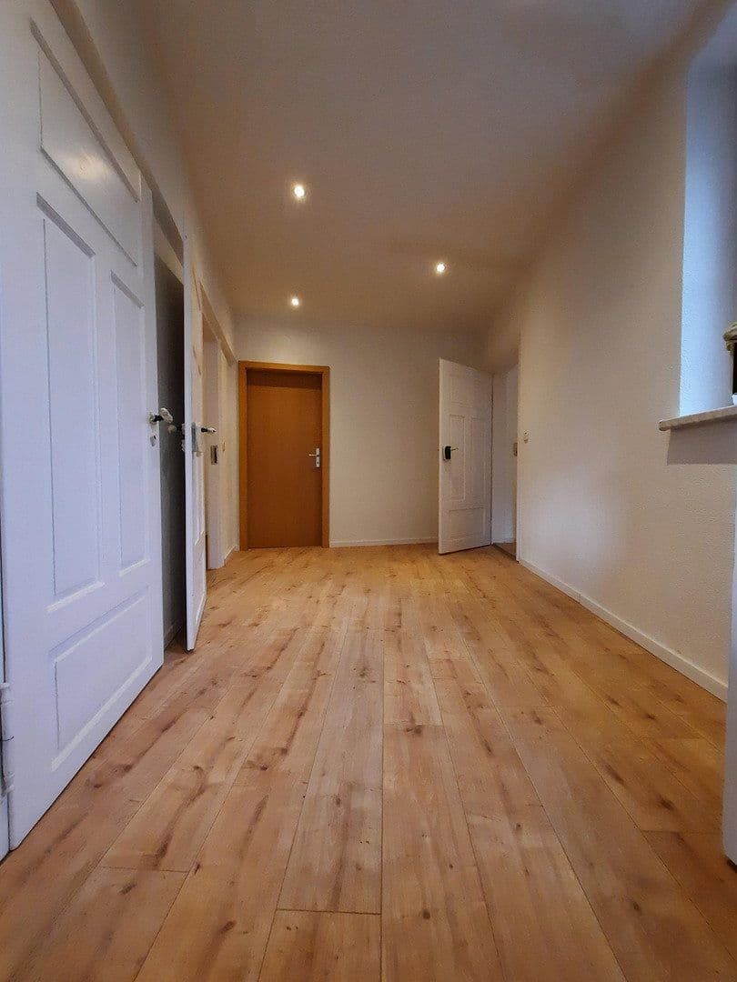 Pronájem domu 77 m², pozemek 200 m², Chemnitzer Str. 15, Limbach-Oberfrohna, Sasko Pronájem domu 77 m², pozemek 200 m², Chemnitzer Str. 15, Limbach-Oberfrohna, Sasko