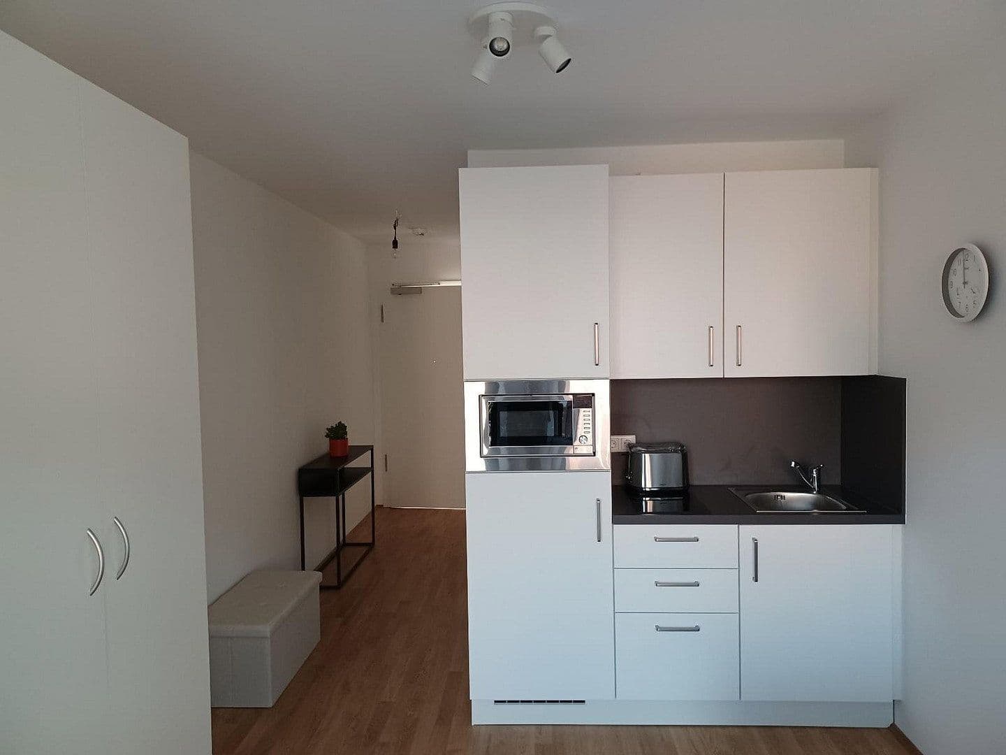 Pronájem bytu 1+1 24 m², Rudower Chaussee 32, Berlin, Berlín Pronájem bytu 1+1 24 m², Rudower Chaussee 32, Berlin, Berlín
