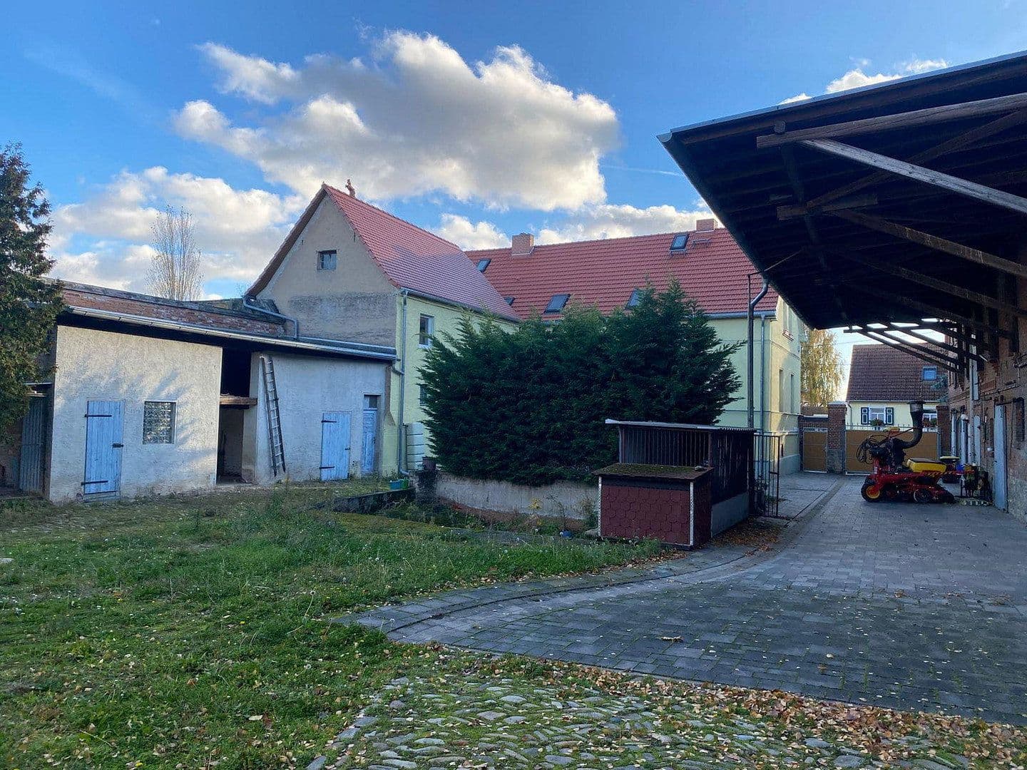 Prodej domu 260 m², pozemek 3.290 m², Nienburg (Saale), Sasko-Anhaltsko Prodej domu 260 m², pozemek 3.290 m², Nienburg (Saale), Sasko-Anhaltsko