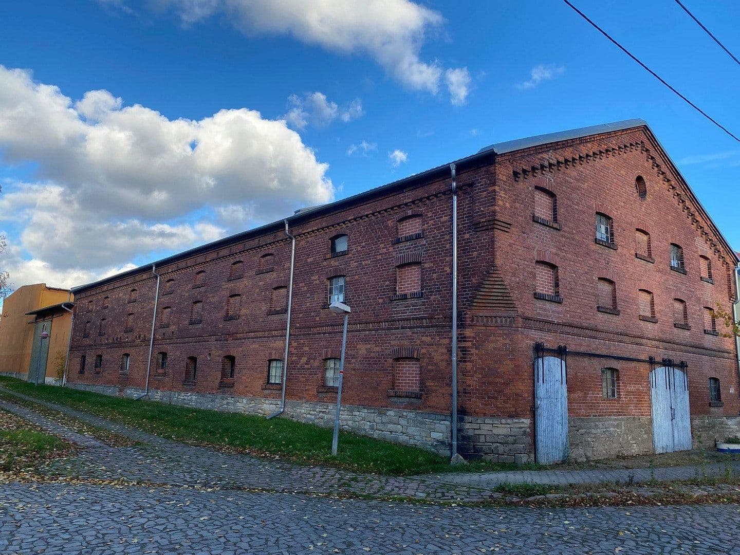 Prodej domu 260 m², pozemek 3.290 m², Nienburg (Saale), Sasko-Anhaltsko Prodej domu 260 m², pozemek 3.290 m², Nienburg (Saale), Sasko-Anhaltsko