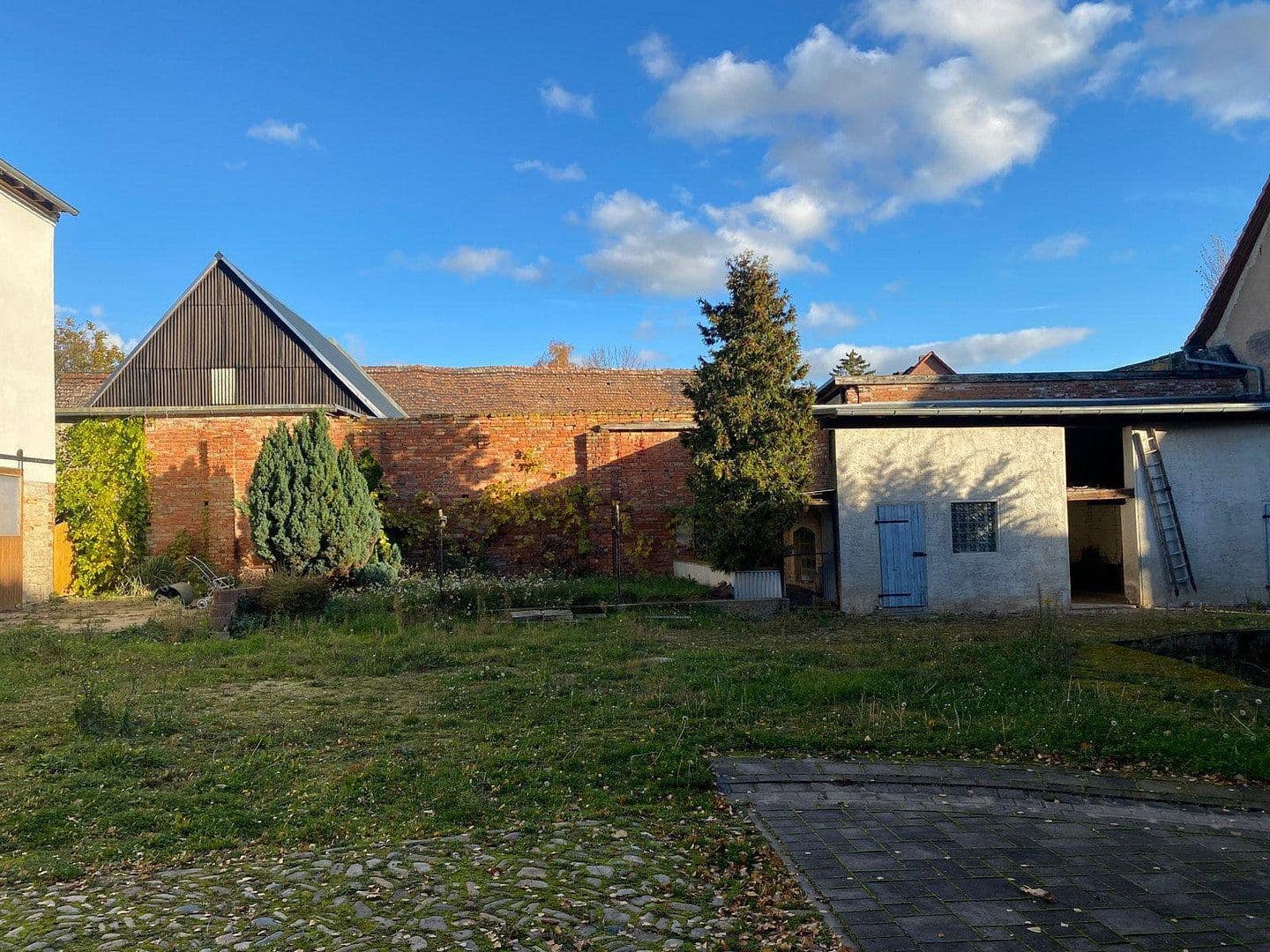 Prodej domu 260 m², pozemek 3.290 m², Nienburg (Saale), Sasko-Anhaltsko Prodej domu 260 m², pozemek 3.290 m², Nienburg (Saale), Sasko-Anhaltsko