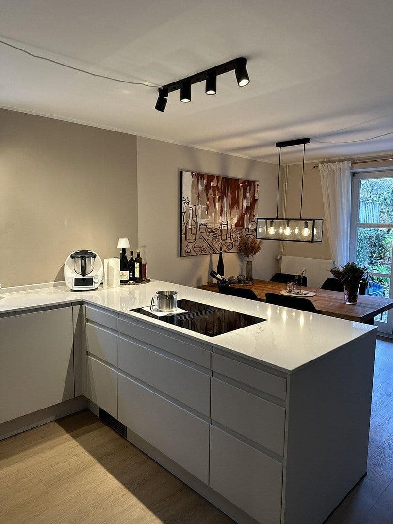 Pronájem bytu 3+1 118 m², Rellingen, Šlesvicko-Holštýnsko Pronájem bytu 3+1 118 m², Rellingen, Šlesvicko-Holštýnsko