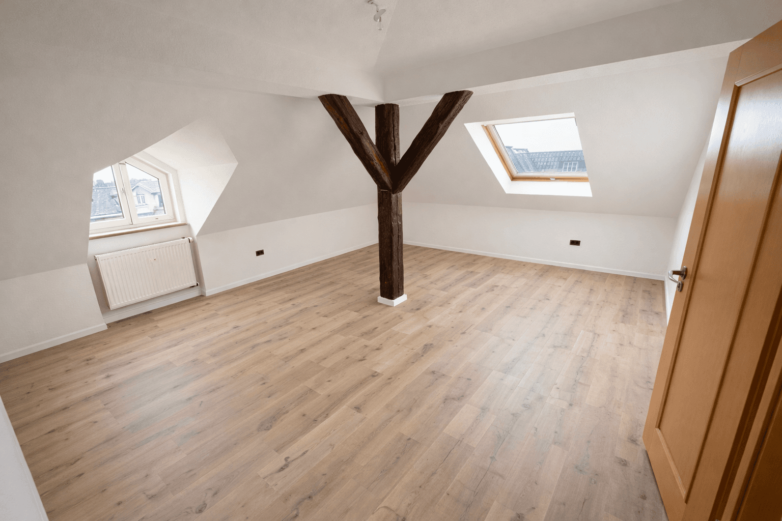 Pronájem bytu 4+1 151 m², Westliche Stadtmauerstraße 64, Erlangen, Bavorsko Pronájem bytu 4+1 151 m², Westliche Stadtmauerstraße 64, Erlangen, Bavorsko