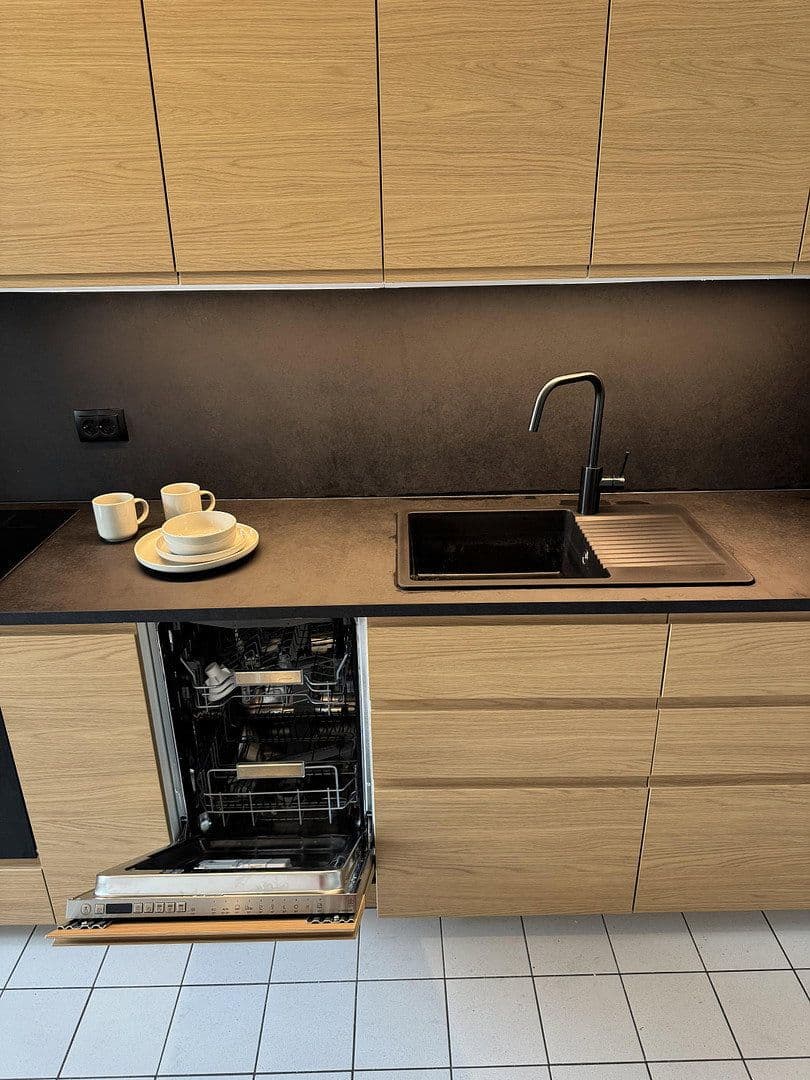 Pronájem bytu 2+1 58 m², Bahnhofstraße 3, Berlin, Berlín Pronájem bytu 2+1 58 m², Bahnhofstraße 3, Berlin, Berlín