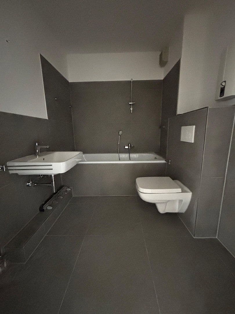 Pronájem bytu 1+1 34 m², Kaarster Straße 230C, Neuss, Severní Porýní-Vestfálsko Pronájem bytu 1+1 34 m², Kaarster Straße 230C, Neuss, Severní Porýní-Vestfálsko