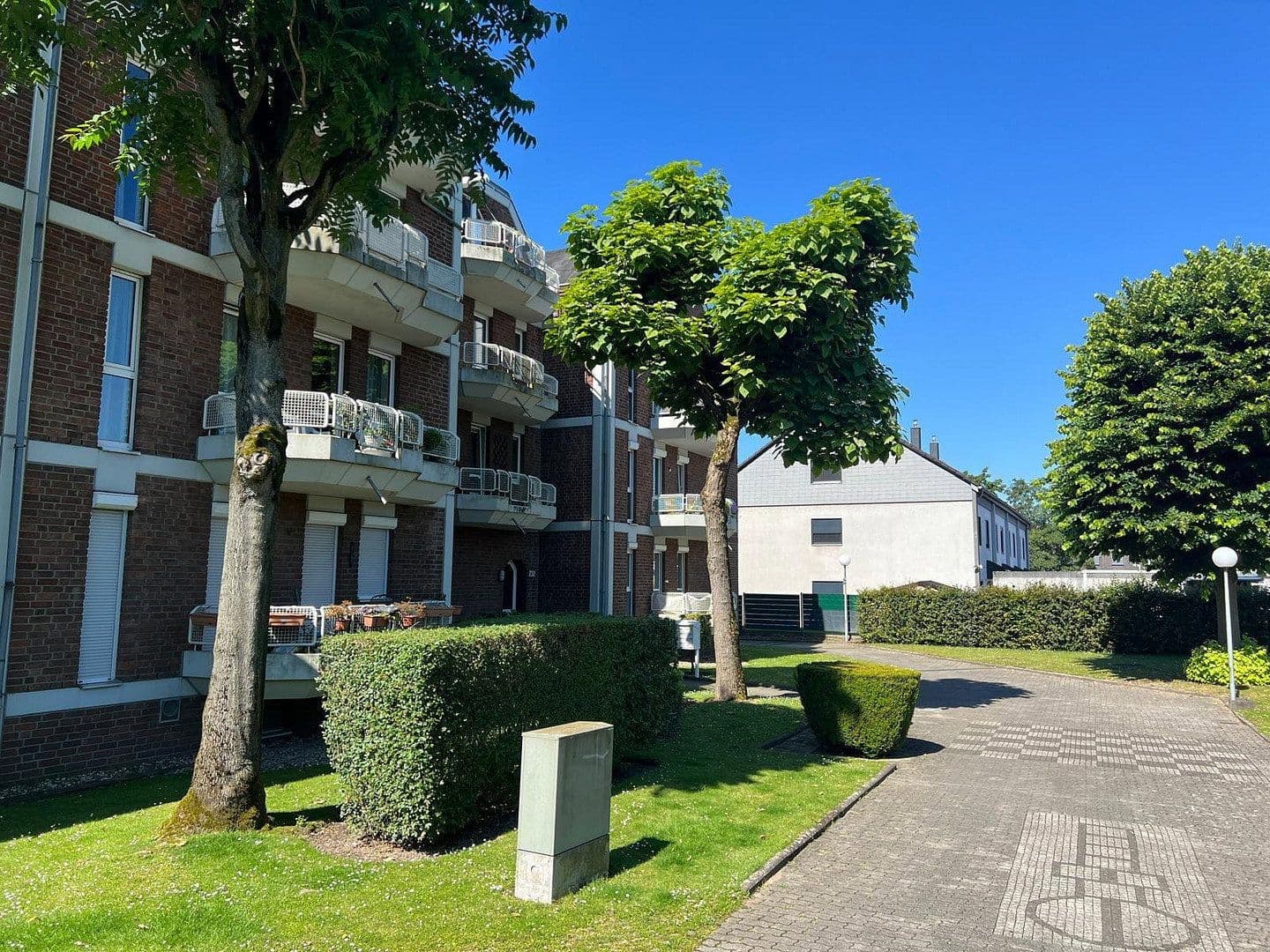 Pronájem bytu 1+1 34 m², Kaarster Straße 230C, Neuss, Severní Porýní-Vestfálsko Pronájem bytu 1+1 34 m², Kaarster Straße 230C, Neuss, Severní Porýní-Vestfálsko