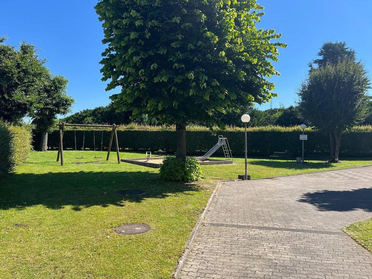 Pronájem bytu 1+1 34 m², Kaarster Straße 230C, Neuss, Severní Porýní-Vestfálsko Pronájem bytu 1+1 34 m², Kaarster Straße 230C, Neuss, Severní Porýní-Vestfálsko