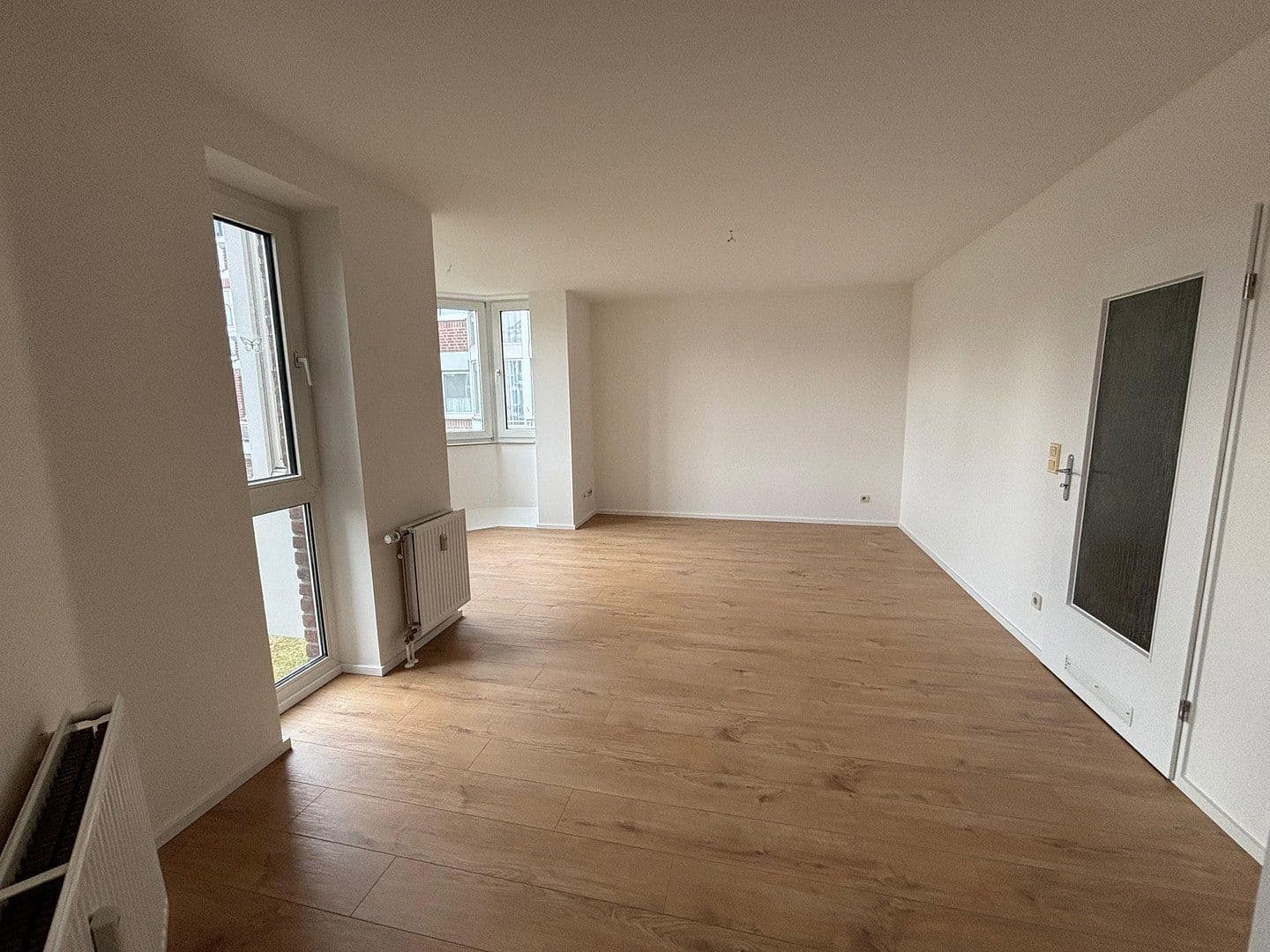 Pronájem bytu 1+1 34 m², Kaarster Straße 230C, Neuss, Severní Porýní-Vestfálsko Pronájem bytu 1+1 34 m², Kaarster Straße 230C, Neuss, Severní Porýní-Vestfálsko