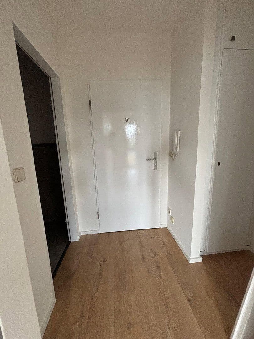 Pronájem bytu 1+1 34 m², Kaarster Straße 230C, Neuss, Severní Porýní-Vestfálsko Pronájem bytu 1+1 34 m², Kaarster Straße 230C, Neuss, Severní Porýní-Vestfálsko