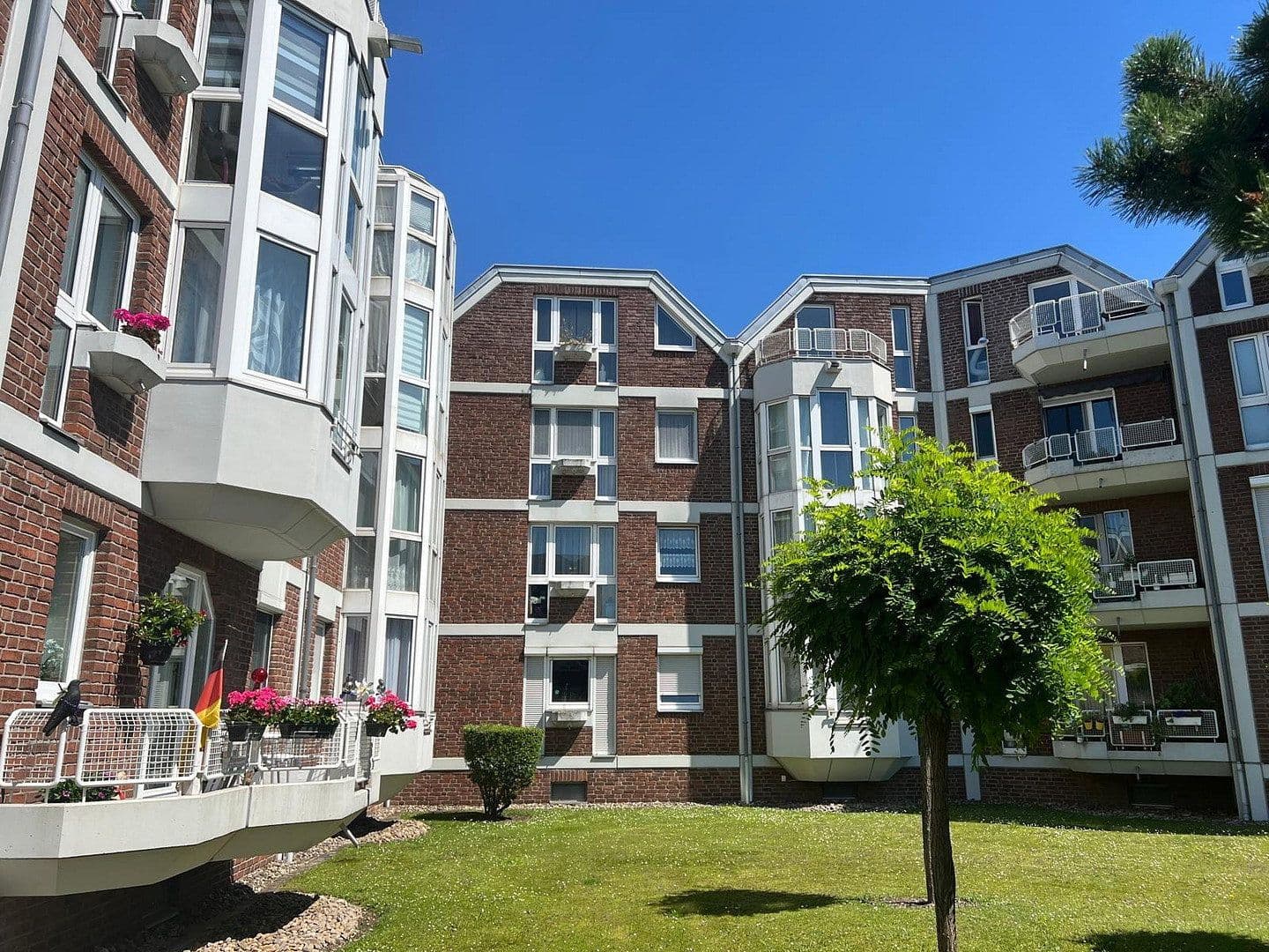 Pronájem bytu 1+1 34 m², Kaarster Straße 230C, Neuss, Severní Porýní-Vestfálsko Pronájem bytu 1+1 34 m², Kaarster Straße 230C, Neuss, Severní Porýní-Vestfálsko