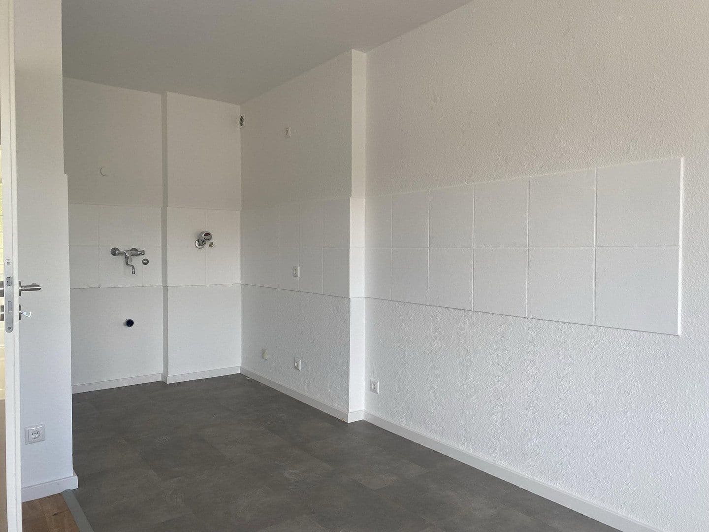 Pronájem bytu 1+1 34 m², Düsseldorf, Severní Porýní-Vestfálsko Pronájem bytu 1+1 34 m², Düsseldorf, Severní Porýní-Vestfálsko