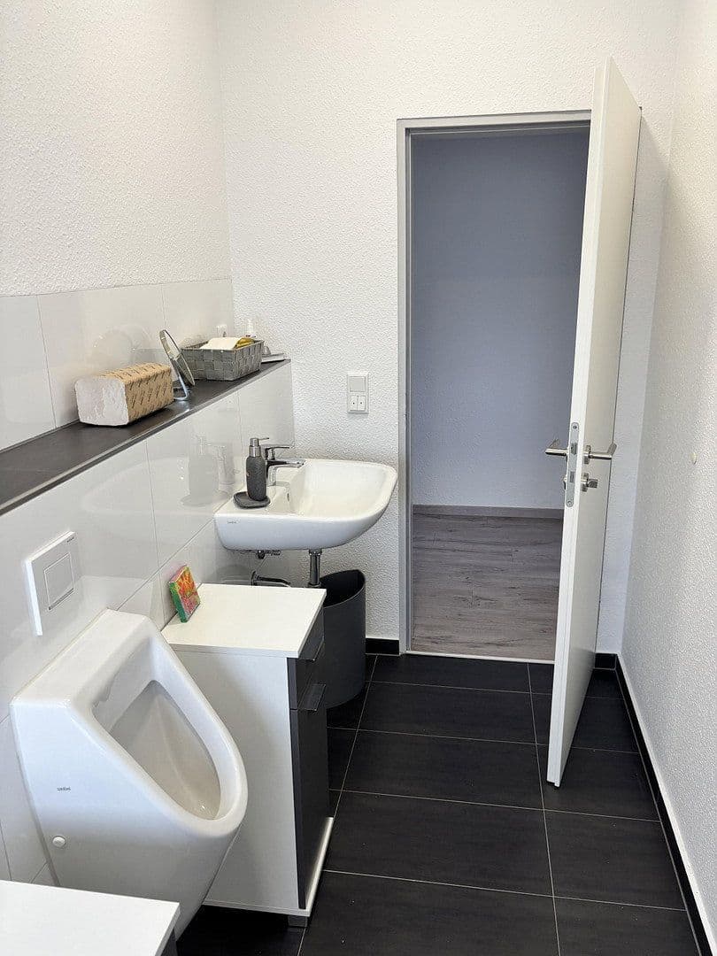 Pronájem kanceláře 111 m², Harpener Feld 33, Bochum, Severní Porýní-Vestfálsko Pronájem kanceláře 111 m², Harpener Feld 33, Bochum, Severní Porýní-Vestfálsko