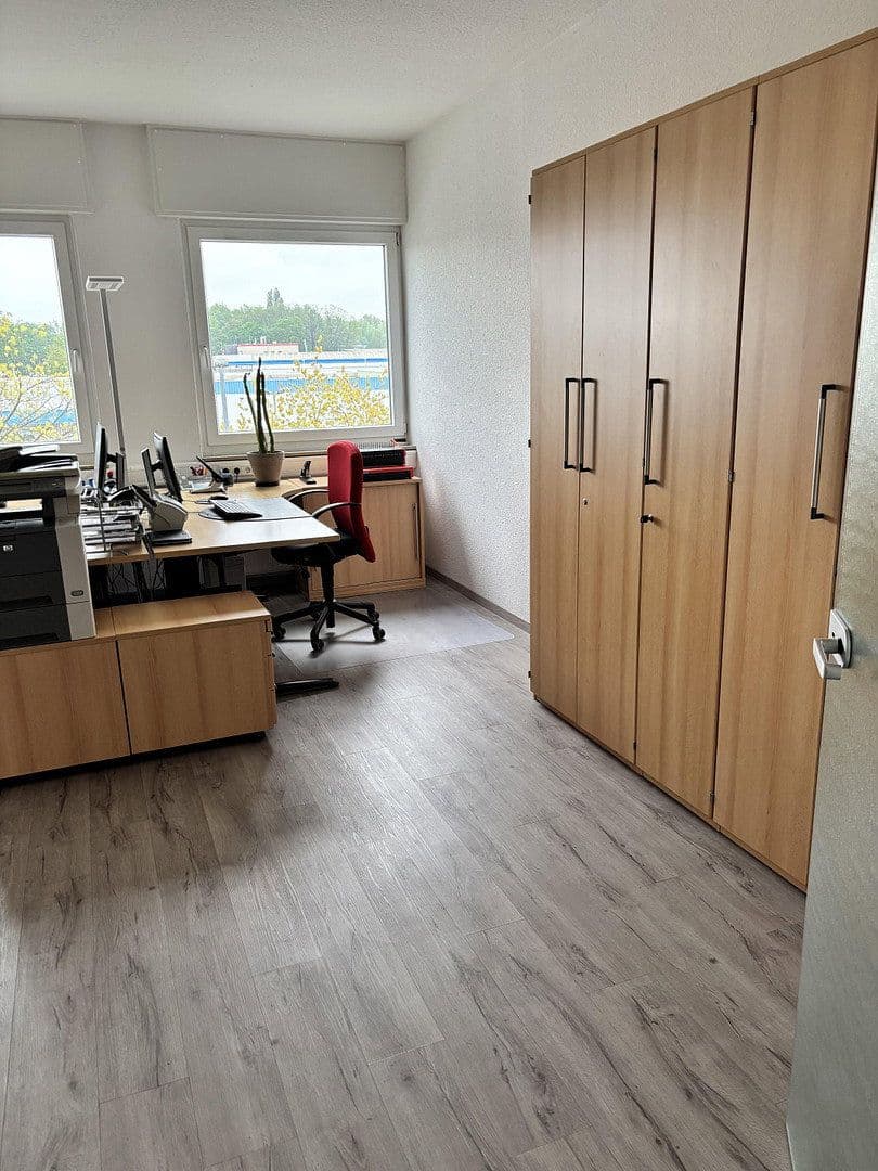 Pronájem kanceláře 111 m², Harpener Feld 33, Bochum, Severní Porýní-Vestfálsko Pronájem kanceláře 111 m², Harpener Feld 33, Bochum, Severní Porýní-Vestfálsko