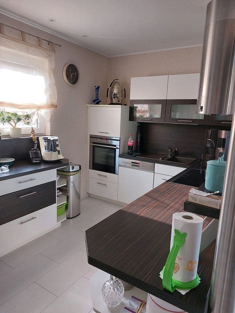 Prodej domu 176 m², pozemek 551 m², Am Schwefelgraben 3, Mühlhausen-Ehingen, Bádensko-Württembersko Prodej domu 176 m², pozemek 551 m², Am Schwefelgraben 3, Mühlhausen-Ehingen, Bádensko-Württembersko