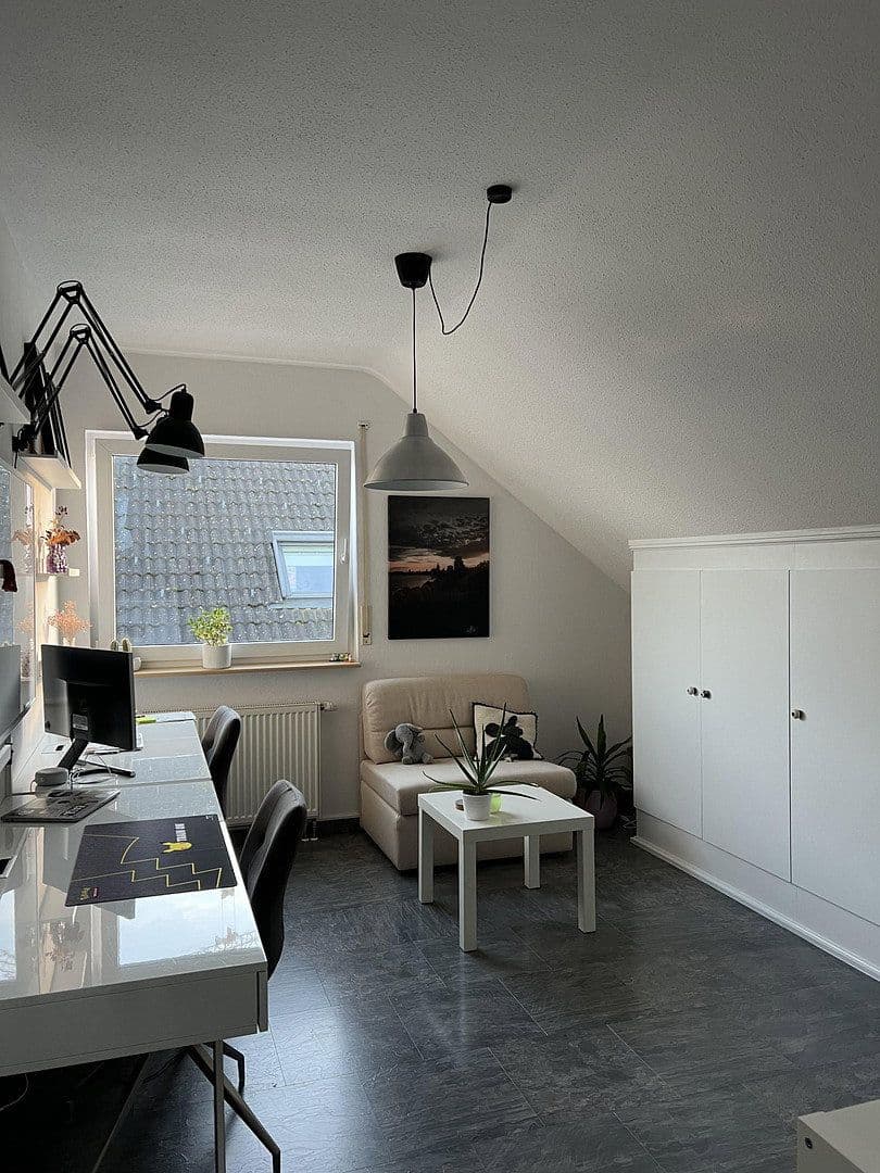 Prodej domu 176 m², pozemek 551 m², Am Schwefelgraben 3, Mühlhausen-Ehingen, Bádensko-Württembersko Prodej domu 176 m², pozemek 551 m², Am Schwefelgraben 3, Mühlhausen-Ehingen, Bádensko-Württembersko