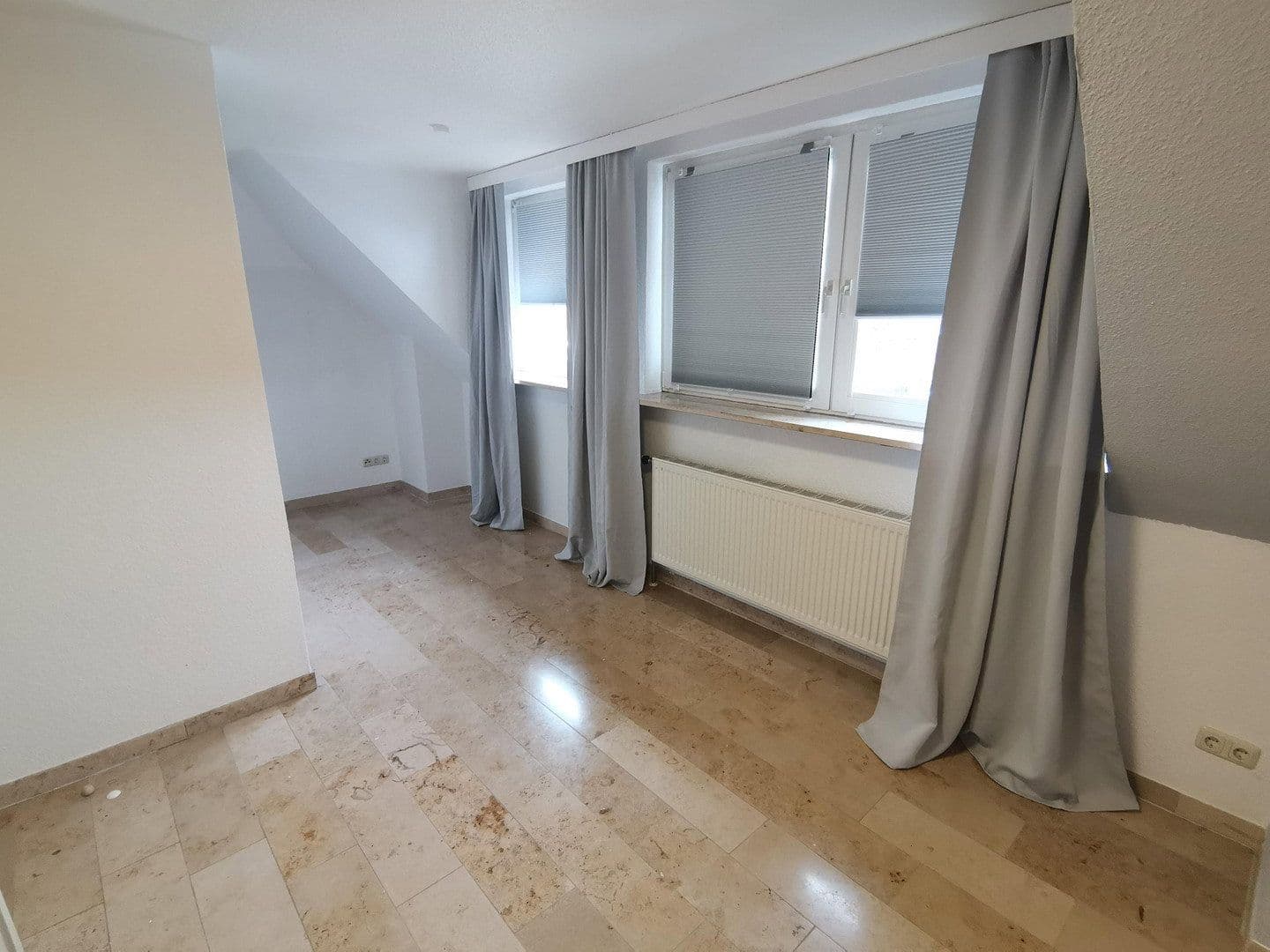 Pronájem bytu 4+1 97 m², Schleswiger Straße 38 a, Heide, Šlesvicko-Holštýnsko Pronájem bytu 4+1 97 m², Schleswiger Straße 38 a, Heide, Šlesvicko-Holštýnsko