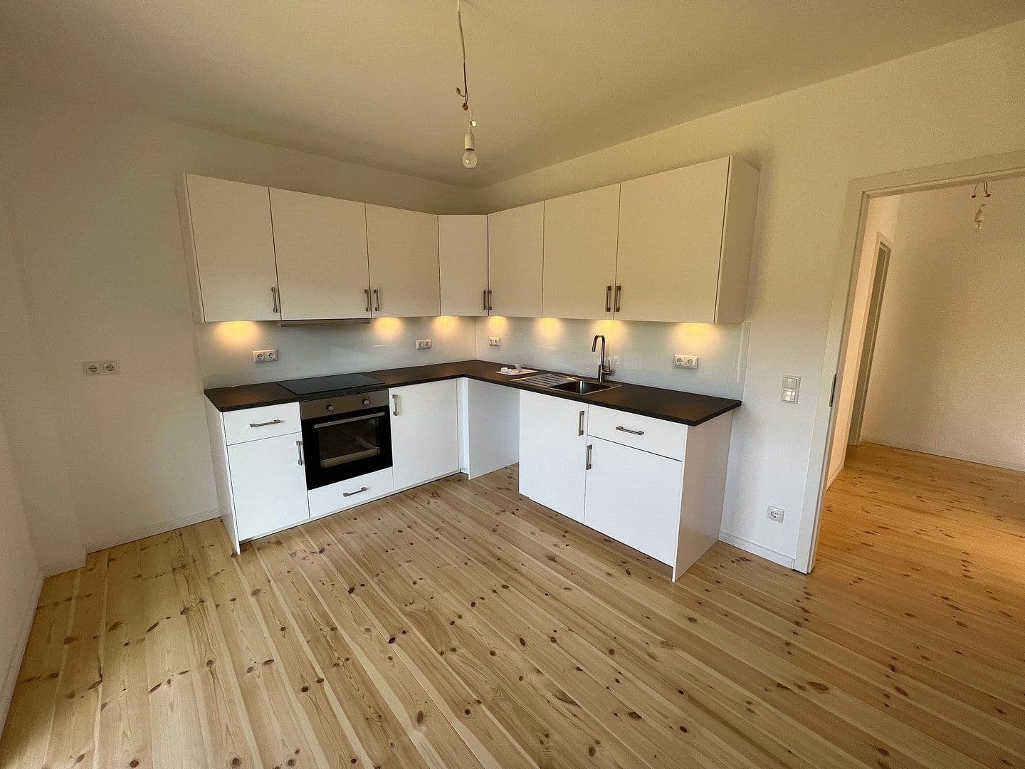 Pronájem domu 115 m², pozemek 346 m², Hamburg, Hamburg Pronájem domu 115 m², pozemek 346 m², Hamburg, Hamburg