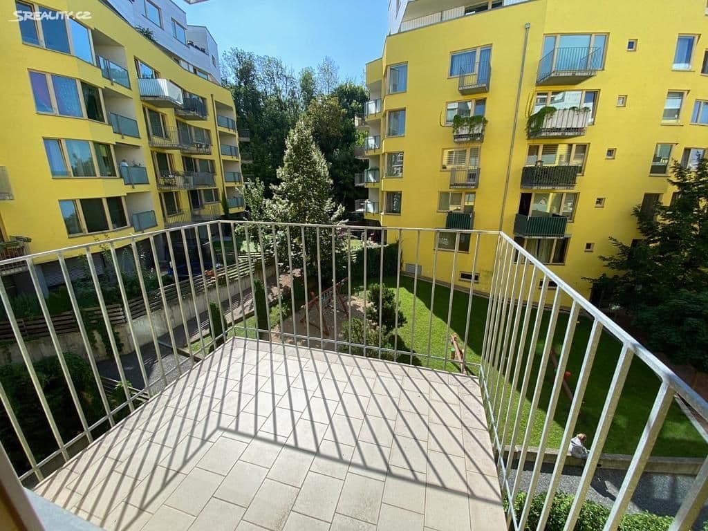 Prodej bytu 1+kk 46 m², Jeseniova, Praha, Praha Prodej bytu 1+kk 46 m², Jeseniova, Praha, Praha