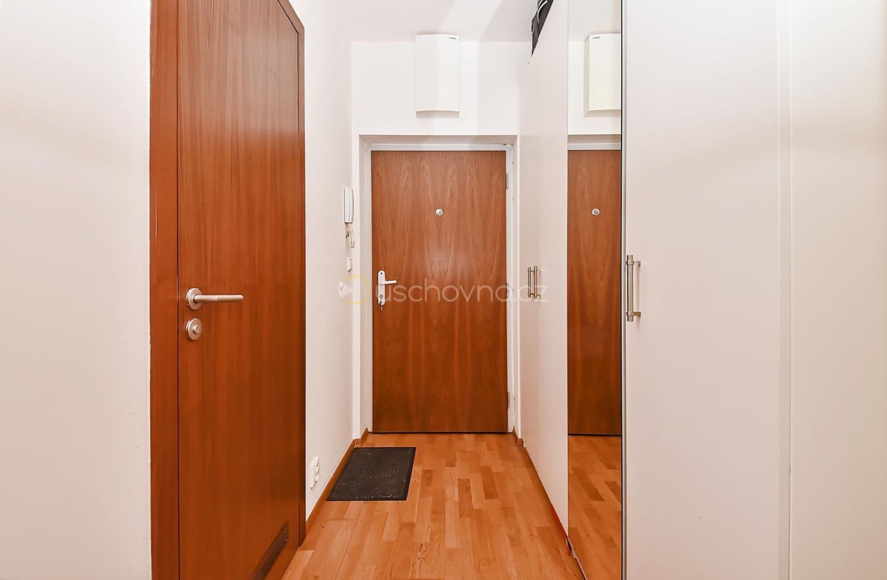 Prodej bytu 1+kk 46 m², Jeseniova, Praha, Praha Prodej bytu 1+kk 46 m², Jeseniova, Praha, Praha