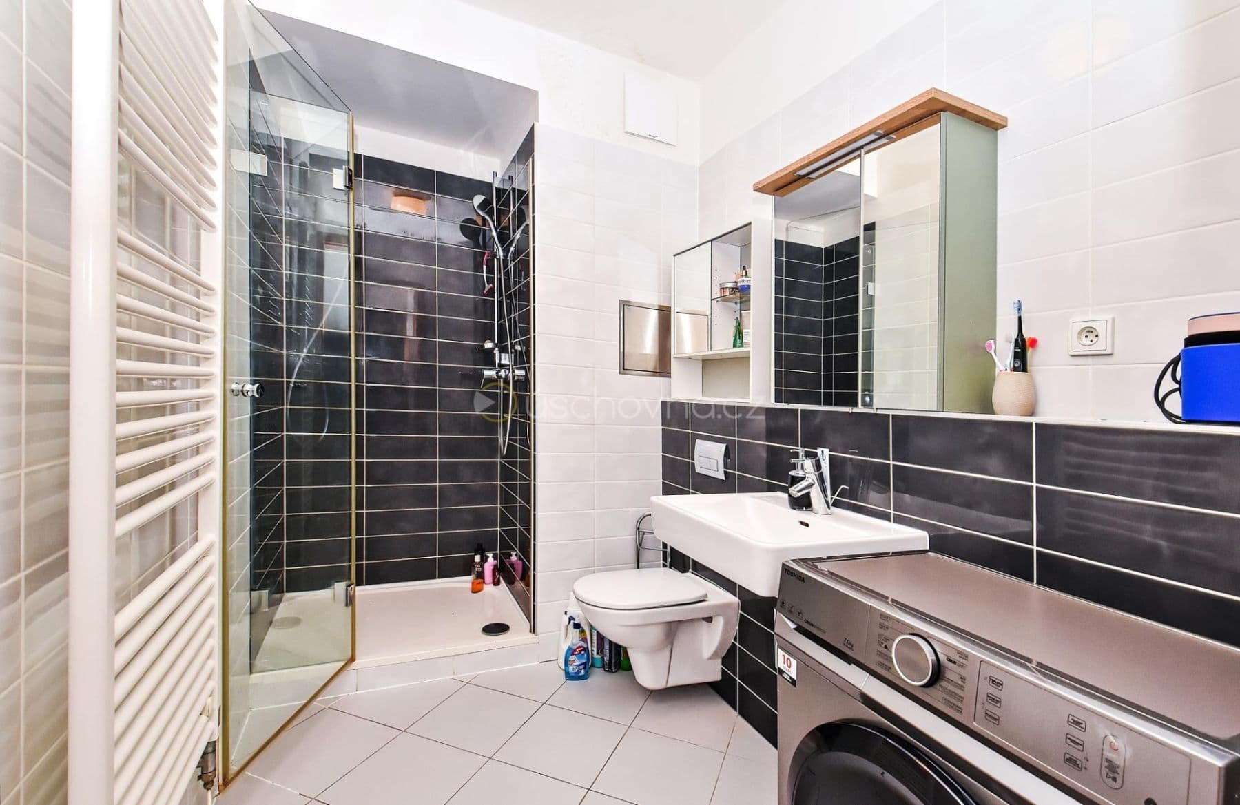 Prodej bytu 1+kk 46 m², Jeseniova, Praha, Praha Prodej bytu 1+kk 46 m², Jeseniova, Praha, Praha