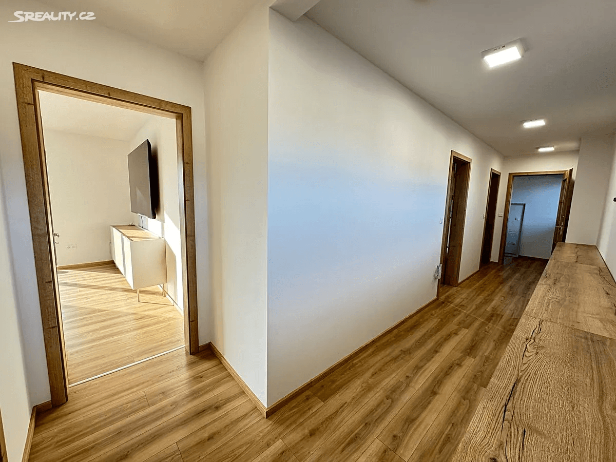 Prodej domu 159 m², pozemek 835 m², Pomněnková, Mukařov, Středočeský kraj Prodej domu 159 m², pozemek 835 m², Pomněnková, Mukařov, Středočeský kraj