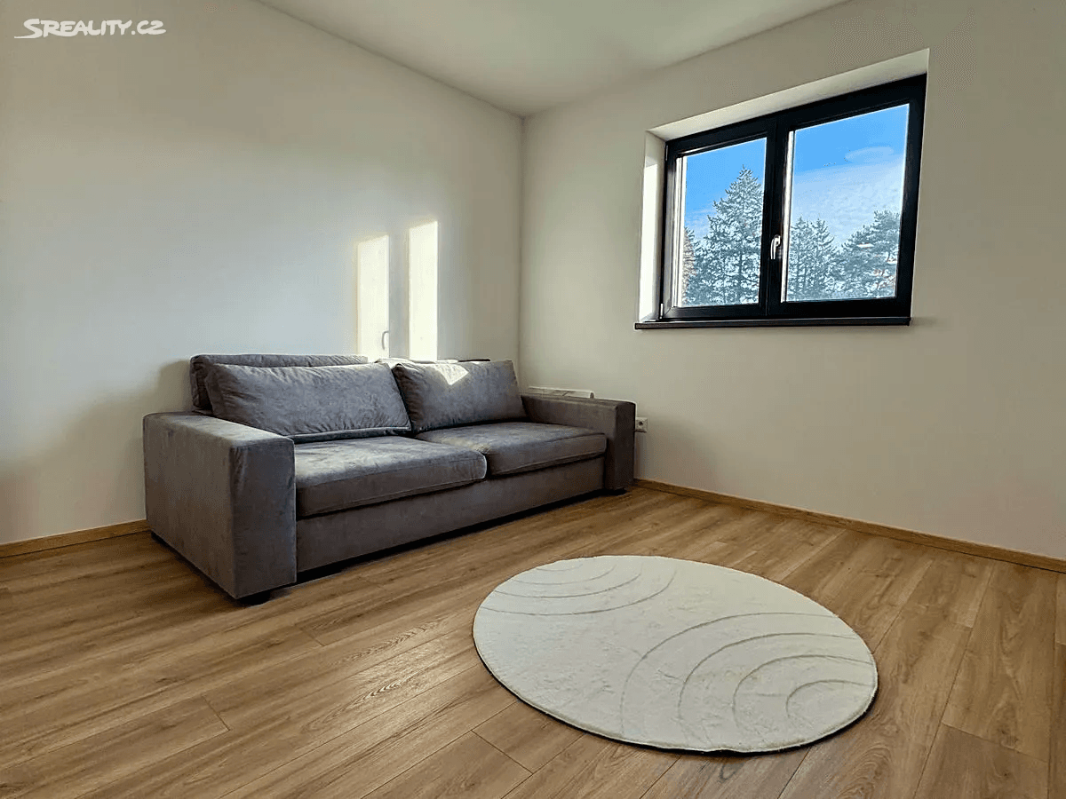 Prodej domu 159 m², pozemek 835 m², Pomněnková, Mukařov, Středočeský kraj Prodej domu 159 m², pozemek 835 m², Pomněnková, Mukařov, Středočeský kraj