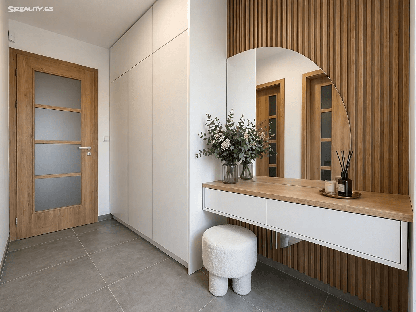 Prodej domu 159 m², pozemek 835 m², Pomněnková, Mukařov, Středočeský kraj Prodej domu 159 m², pozemek 835 m², Pomněnková, Mukařov, Středočeský kraj