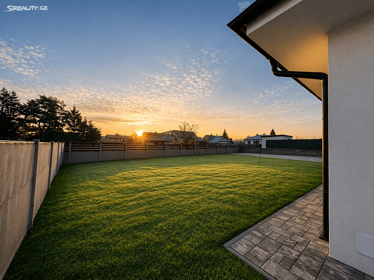 Prodej domu 159 m², pozemek 835 m², Pomněnková, Mukařov, Středočeský kraj Prodej domu 159 m², pozemek 835 m², Pomněnková, Mukařov, Středočeský kraj