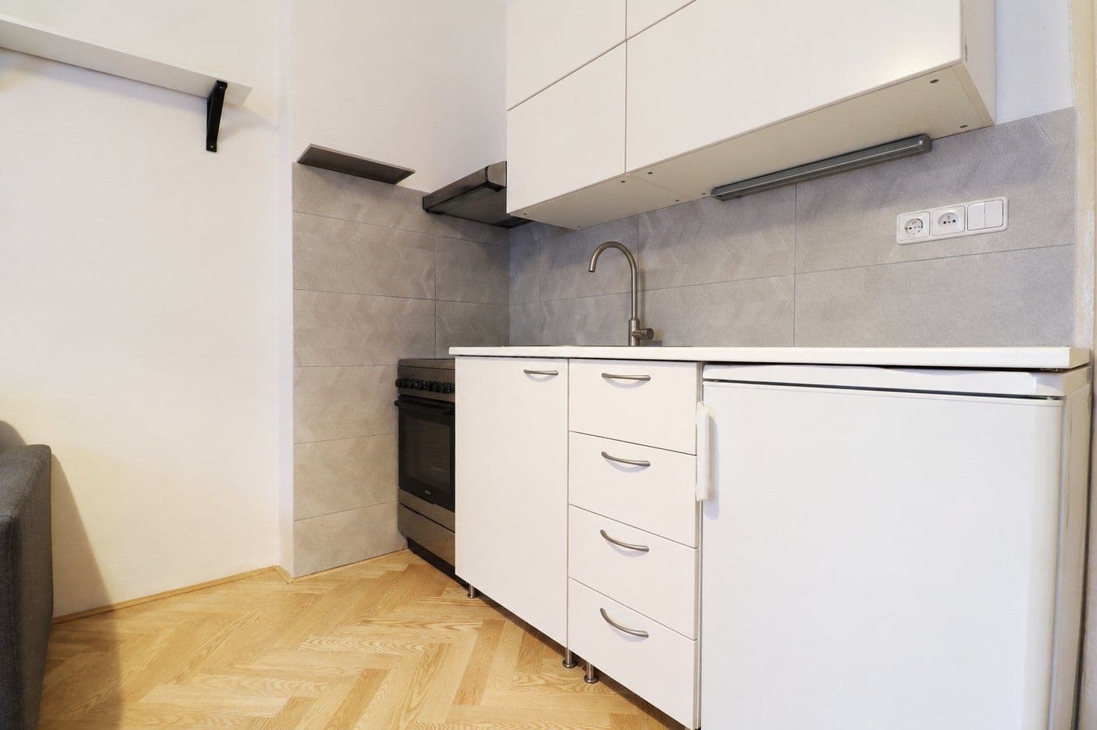 Pronájem bytu 1+1 39 m², Vacínova, Praha, Praha Pronájem bytu 1+1 39 m², Vacínova, Praha, Praha