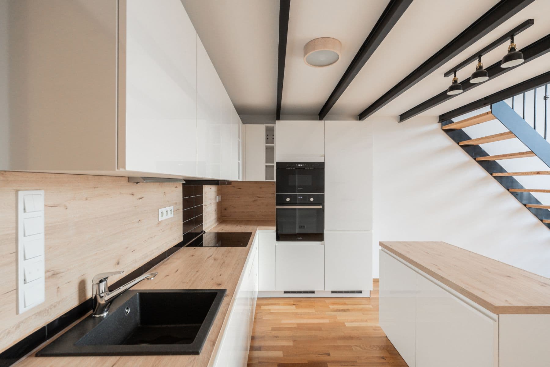 Pronájem bytu 3+kk 84 m², Ambrožova, Praha, Praha Pronájem bytu 3+kk 84 m², Ambrožova, Praha, Praha