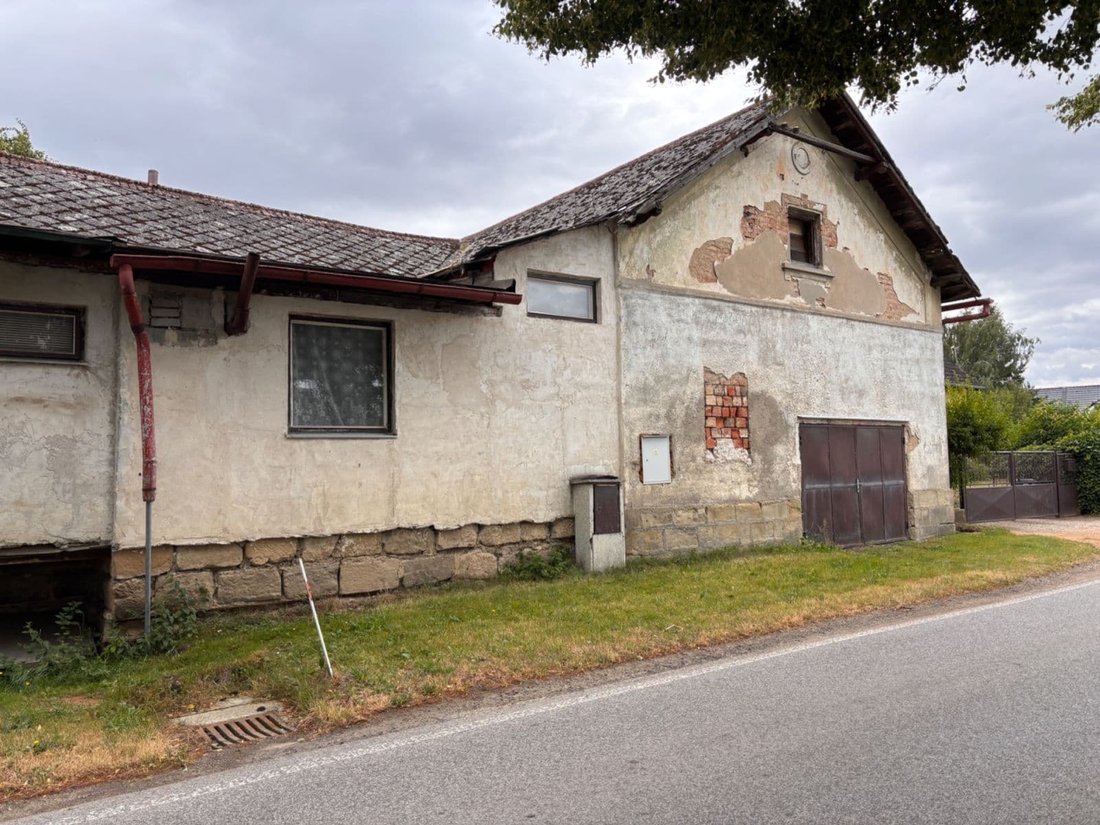 Prodej domu 205 m², pozemek 1.546 m², Dlouhá Lhota, Středočeský kraj Prodej domu 205 m², pozemek 1.546 m², Dlouhá Lhota, Středočeský kraj