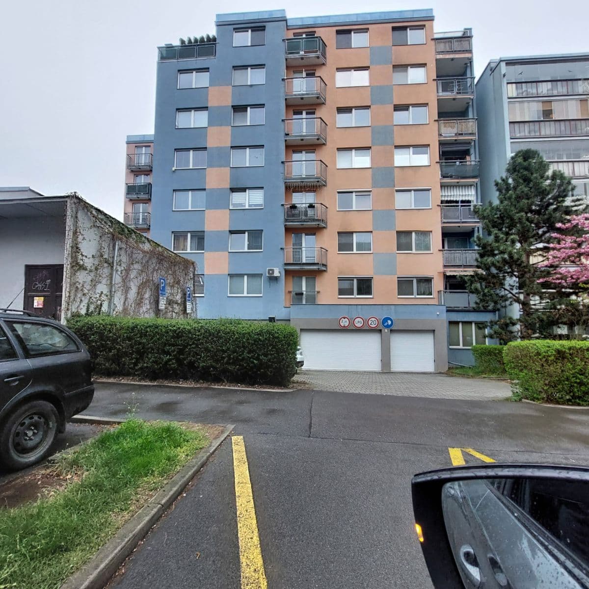 Pronájem garáže 12 m², Štichova, Praha, Praha Pronájem garáže 12 m², Štichova, Praha, Praha