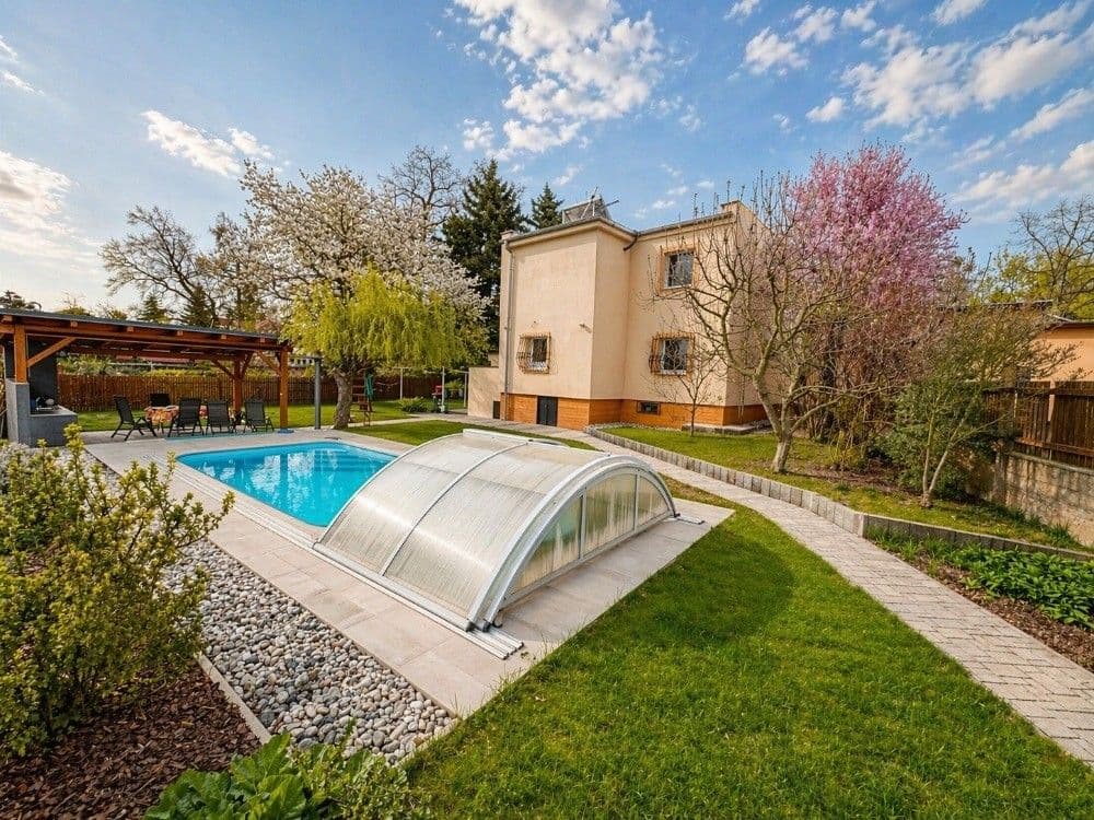 Prodej domu 165 m², pozemek 823 m², Vestecká, Vestec, Středočeský kraj Prodej domu 165 m², pozemek 823 m², Vestecká, Vestec, Středočeský kraj