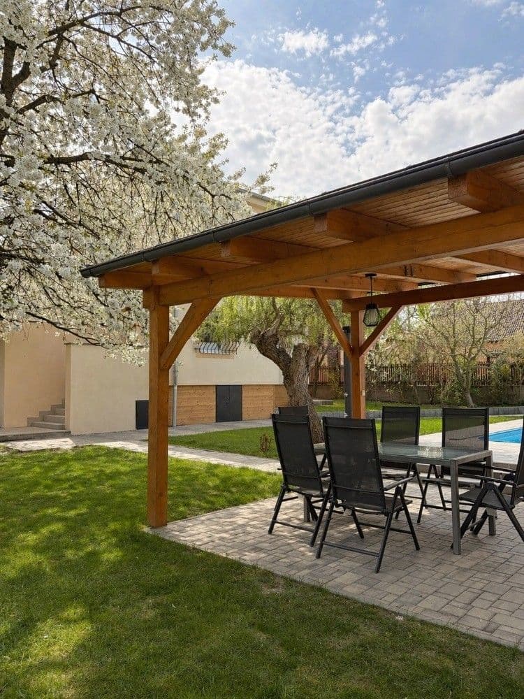 Prodej domu 165 m², pozemek 823 m², Vestecká, Vestec, Středočeský kraj Prodej domu 165 m², pozemek 823 m², Vestecká, Vestec, Středočeský kraj