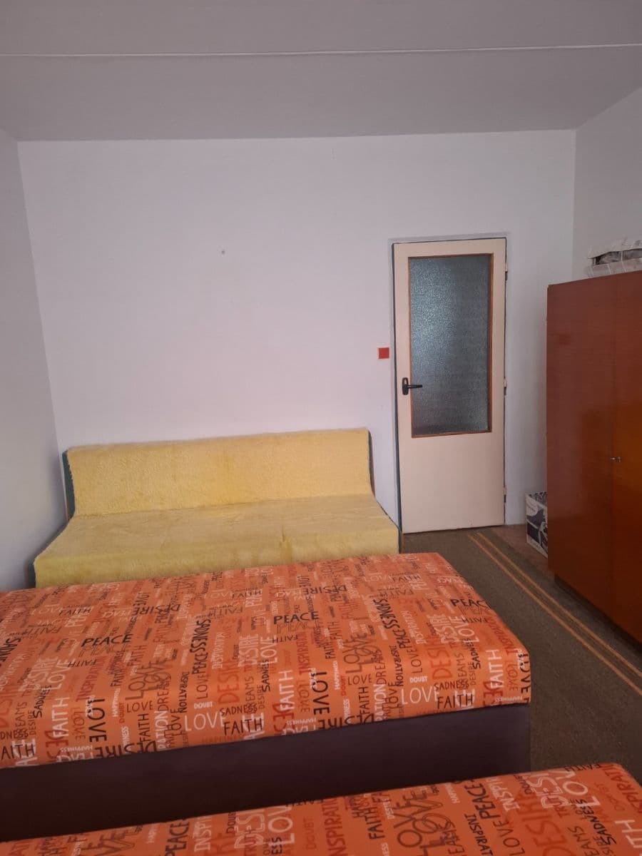 Pronájem bytu 2+1 57 m², Pod Vrchem, Plzeň, Plzeňský kraj Pronájem bytu 2+1 57 m², Pod Vrchem, Plzeň, Plzeňský kraj