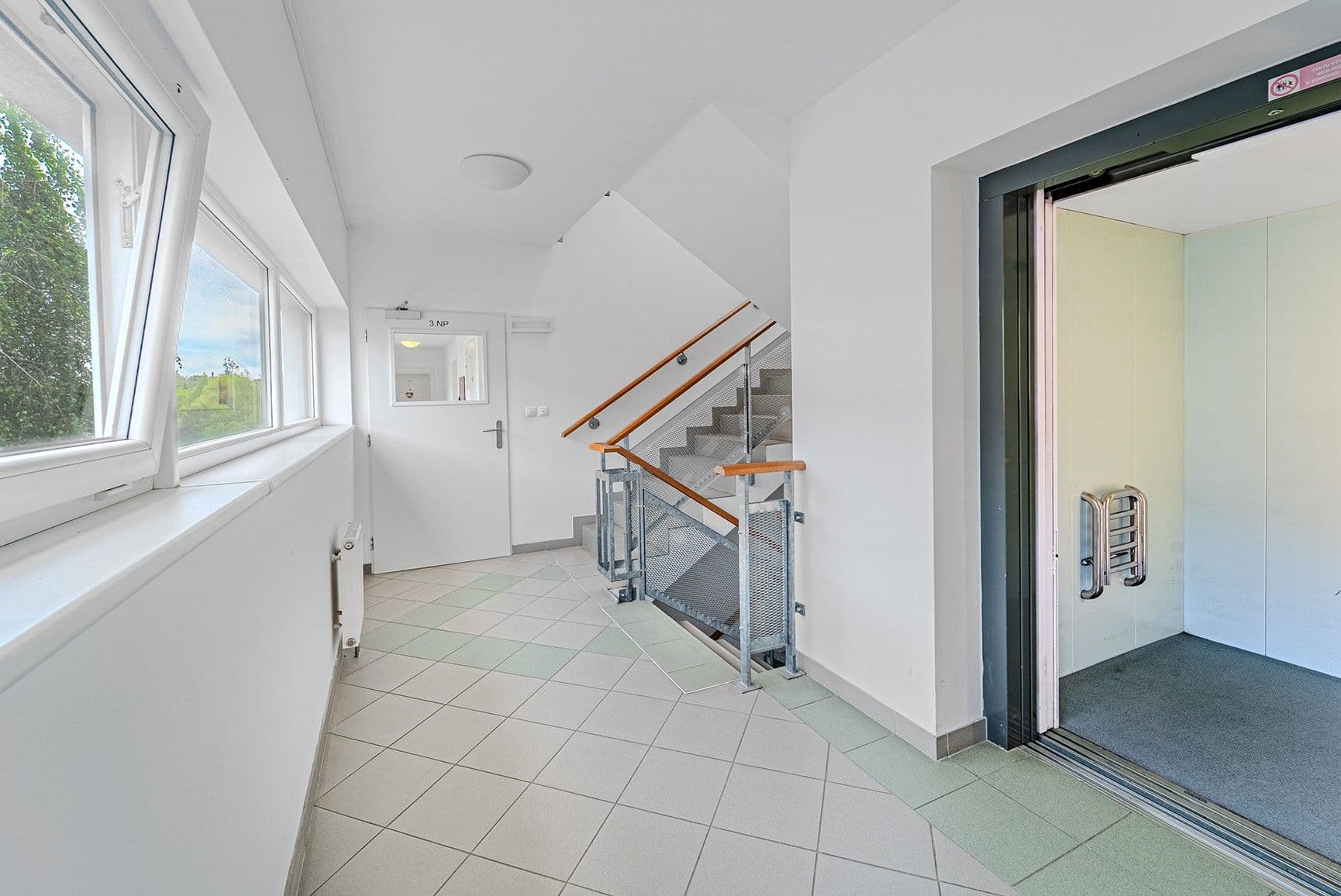 Prodej bytu 2+kk 51 m², U Hostavického potoka, Praha, Praha Prodej bytu 2+kk 51 m², U Hostavického potoka, Praha, Praha