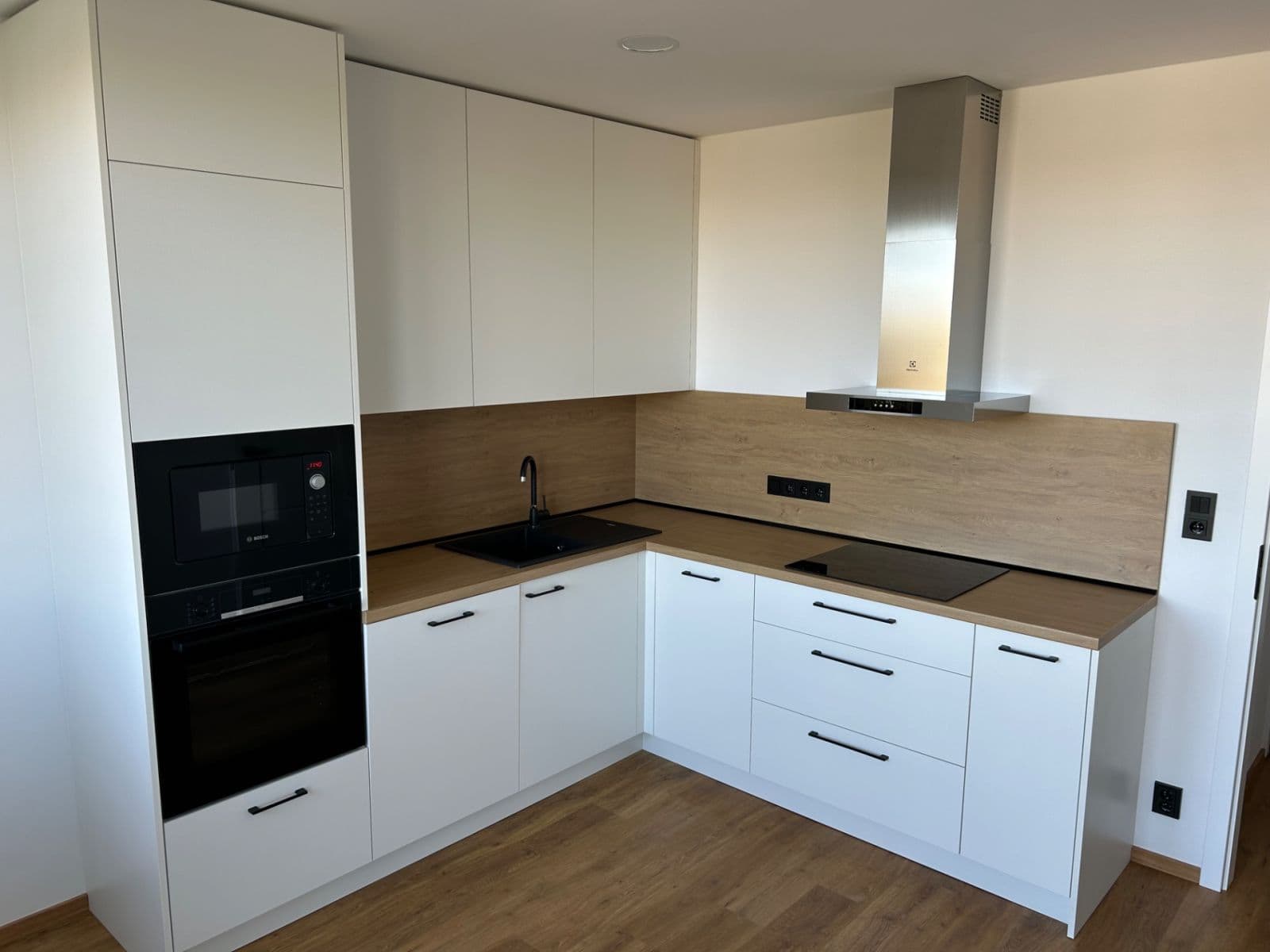 Pronájem bytu 2+kk 49 m², Milady Horákové, Hradec Králové, Královéhradecký kraj Pronájem bytu 2+kk 49 m², Milady Horákové, Hradec Králové, Královéhradecký kraj