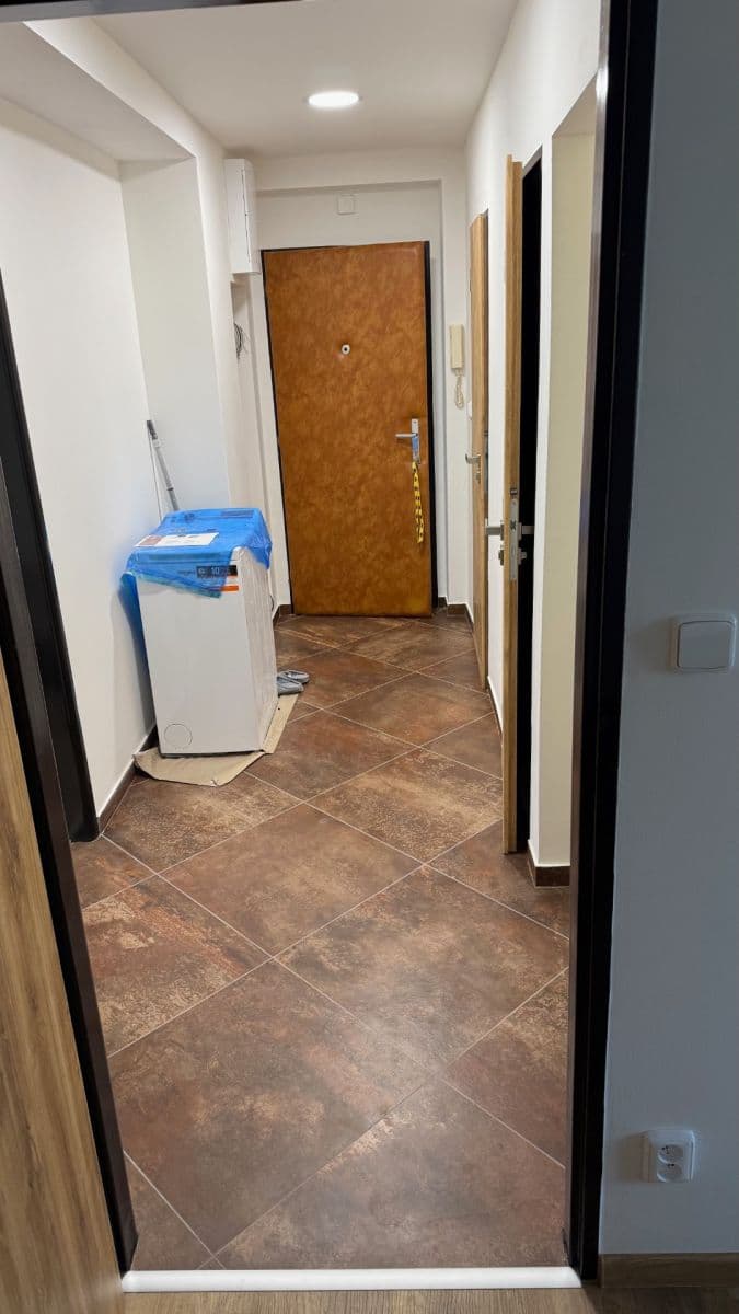 Pronájem bytu 3+1 68 m², Kpt. Fechtnera, Hradec Králové, Královéhradecký kraj Pronájem bytu 3+1 68 m², Kpt. Fechtnera, Hradec Králové, Královéhradecký kraj