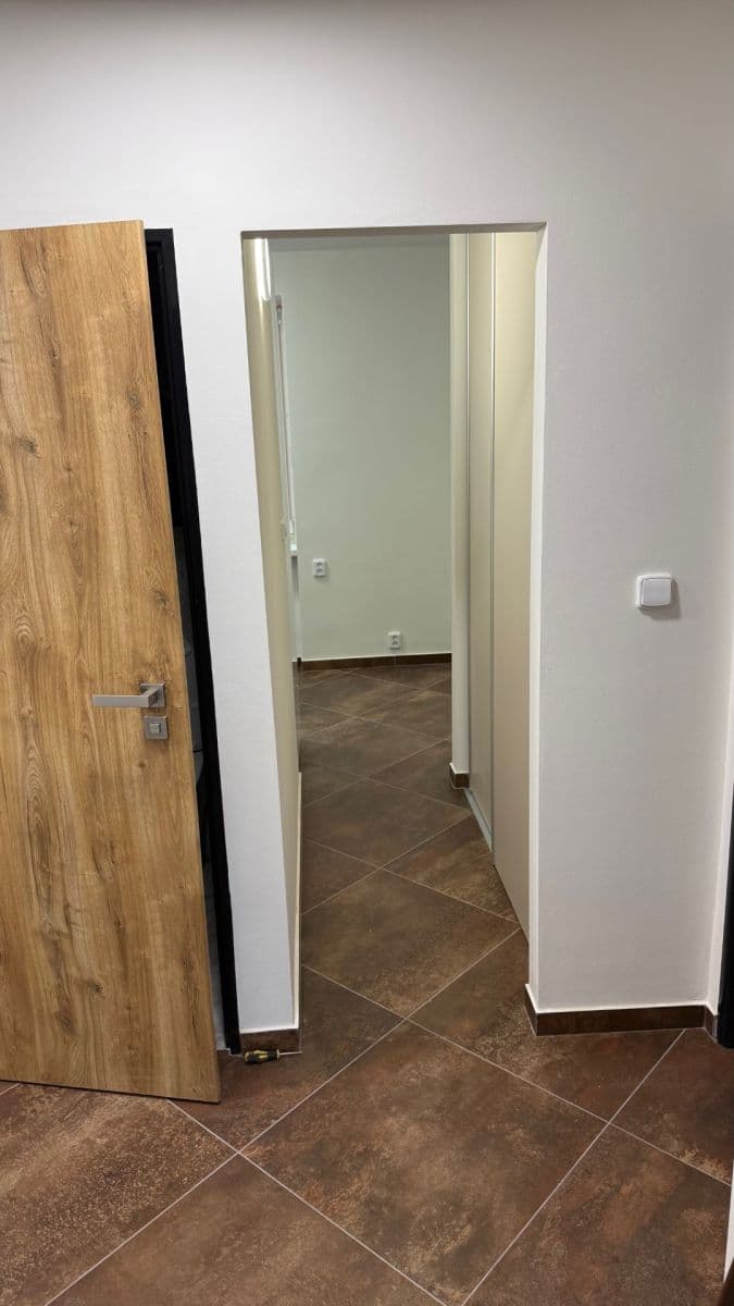 Pronájem bytu 3+1 68 m², Kpt. Fechtnera, Hradec Králové, Královéhradecký kraj Pronájem bytu 3+1 68 m², Kpt. Fechtnera, Hradec Králové, Královéhradecký kraj