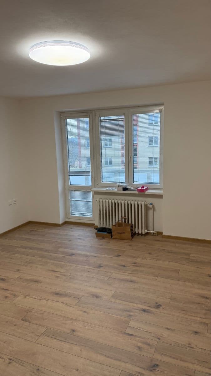 Pronájem bytu 3+1 68 m², Kpt. Fechtnera, Hradec Králové, Královéhradecký kraj Pronájem bytu 3+1 68 m², Kpt. Fechtnera, Hradec Králové, Královéhradecký kraj