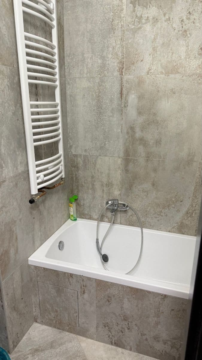 Pronájem bytu 3+1 68 m², Kpt. Fechtnera, Hradec Králové, Královéhradecký kraj Pronájem bytu 3+1 68 m², Kpt. Fechtnera, Hradec Králové, Královéhradecký kraj