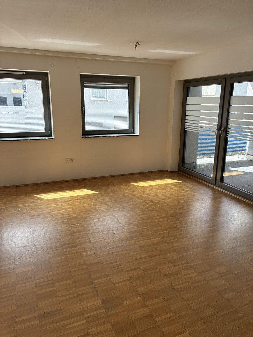 Pronájem bytu 3+1 85 m², Nordbergstrasse 25, Heilbronn, Bádensko-Württembersko Pronájem bytu 3+1 85 m², Nordbergstrasse 25, Heilbronn, Bádensko-Württembersko
