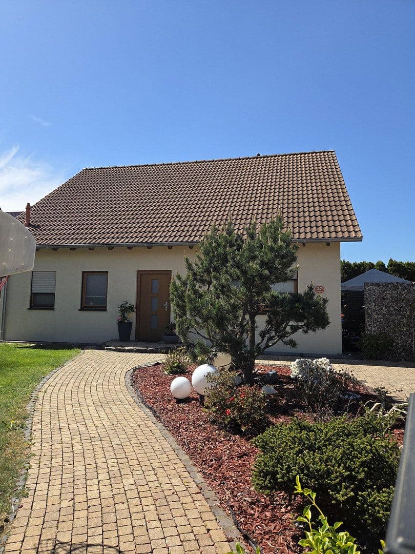 Prodej domu 163 m², pozemek 603 m², Büdingen, Hessen Prodej domu 163 m², pozemek 603 m², Büdingen, Hessen