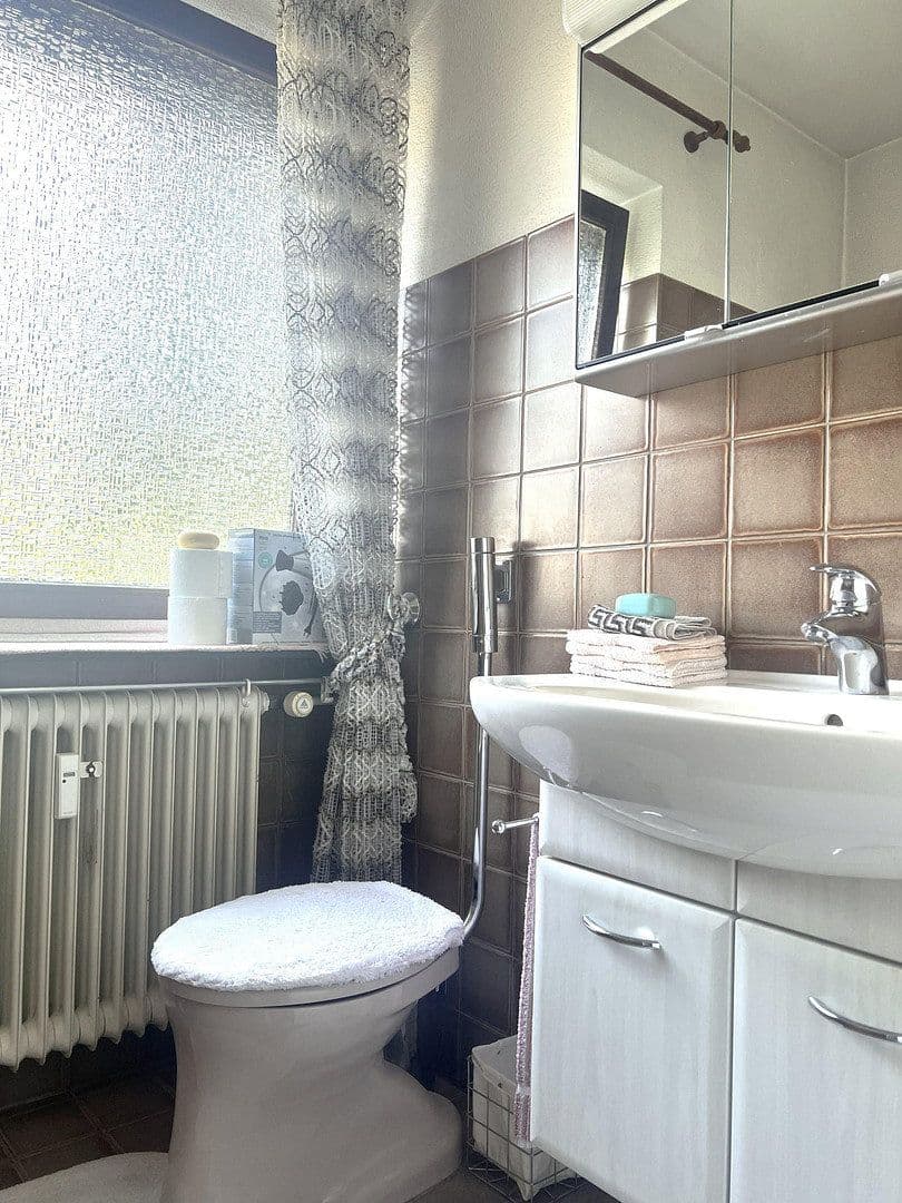 Pronájem bytu 3+1 95 m², Herzogenriedstraße 23, Mannheim, Bádensko-Württembersko Pronájem bytu 3+1 95 m², Herzogenriedstraße 23, Mannheim, Bádensko-Württembersko