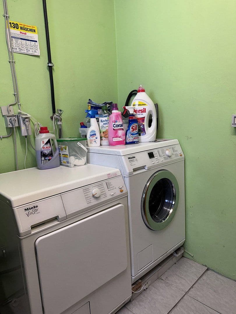 Prodej domu 114 m², pozemek 314 m², Hainbuchenweg, 36, Leonberg, Bádensko-Württembersko Prodej domu 114 m², pozemek 314 m², Hainbuchenweg, 36, Leonberg, Bádensko-Württembersko