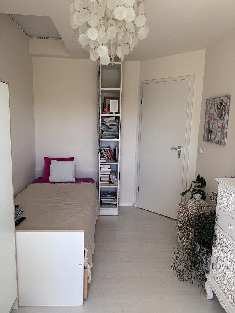 Prodej domu 114 m², pozemek 314 m², Hainbuchenweg, 36, Leonberg, Bádensko-Württembersko Prodej domu 114 m², pozemek 314 m², Hainbuchenweg, 36, Leonberg, Bádensko-Württembersko