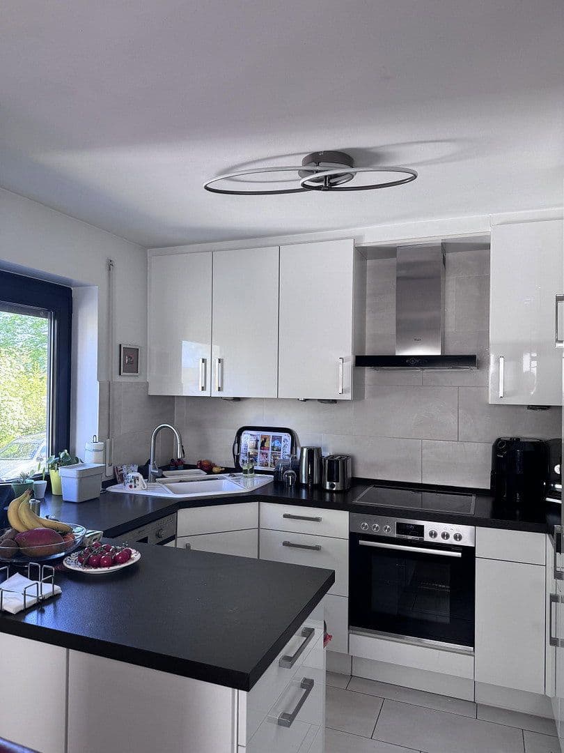 Prodej domu 114 m², pozemek 314 m², Hainbuchenweg, 36, Leonberg, Bádensko-Württembersko Prodej domu 114 m², pozemek 314 m², Hainbuchenweg, 36, Leonberg, Bádensko-Württembersko
