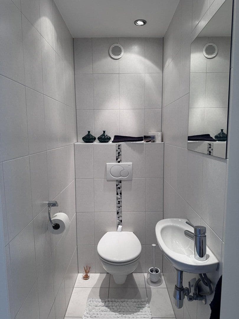 Prodej domu 114 m², pozemek 314 m², Hainbuchenweg, 36, Leonberg, Bádensko-Württembersko Prodej domu 114 m², pozemek 314 m², Hainbuchenweg, 36, Leonberg, Bádensko-Württembersko